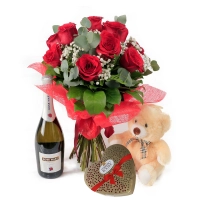 Pachet buchet 11 trandafiri rosii Valentine`s Day 2